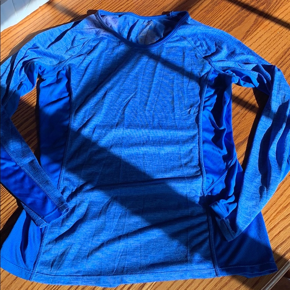 Long sleeve light athletic shirt